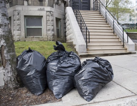 Choosing the right sofa removal service